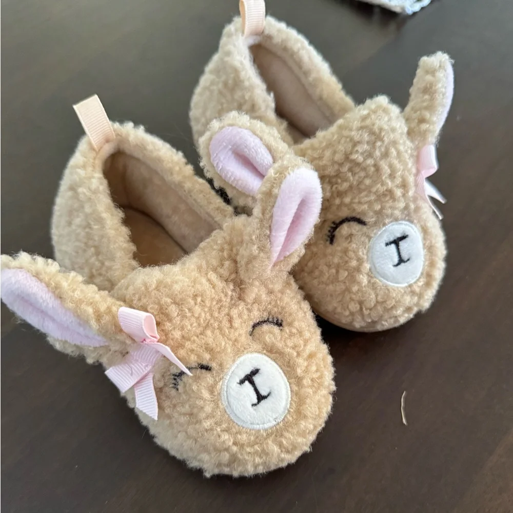 Adorable Fuzzy Bear Baby Booties baby girls warm winter shoes size 6